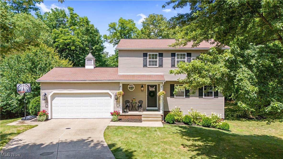 292 Summerhill Drive - Photo 1