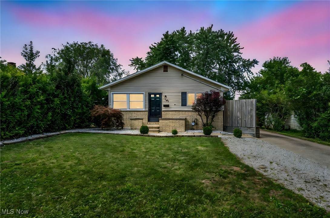 321 Jackson Street - Photo 1