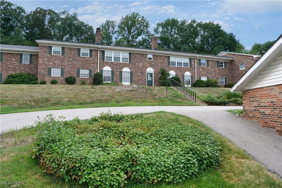 6920 Carriage Hill Drive - Photo 1