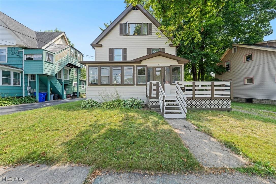 657 Spruce Avenue - Photo 1