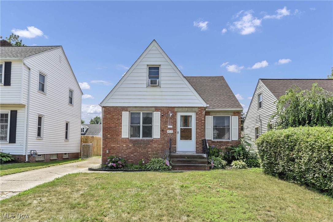 4719 Pershing Avenue - Photo 1