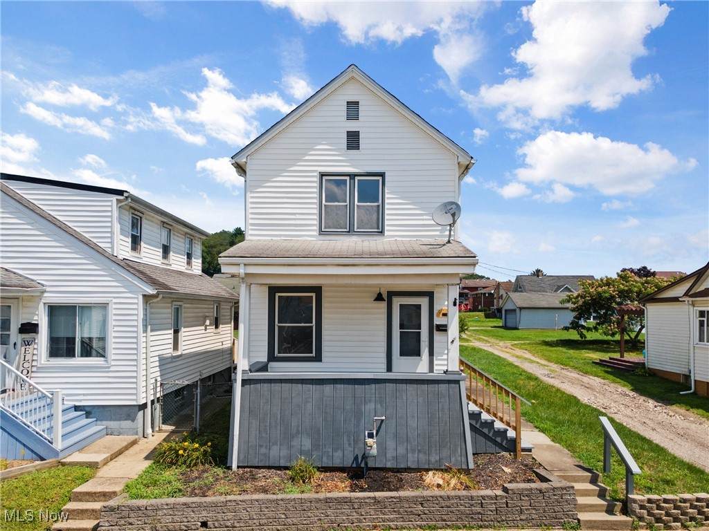 225 40th Street - Photo 1