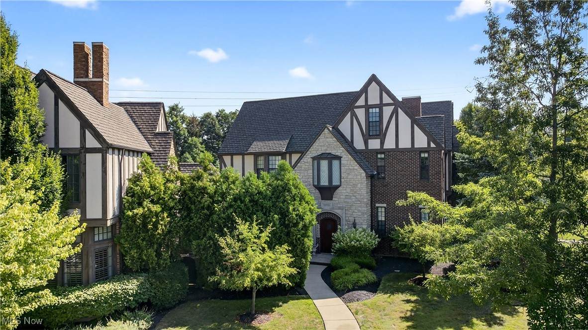 39489 Tudor Drive - Photo 1