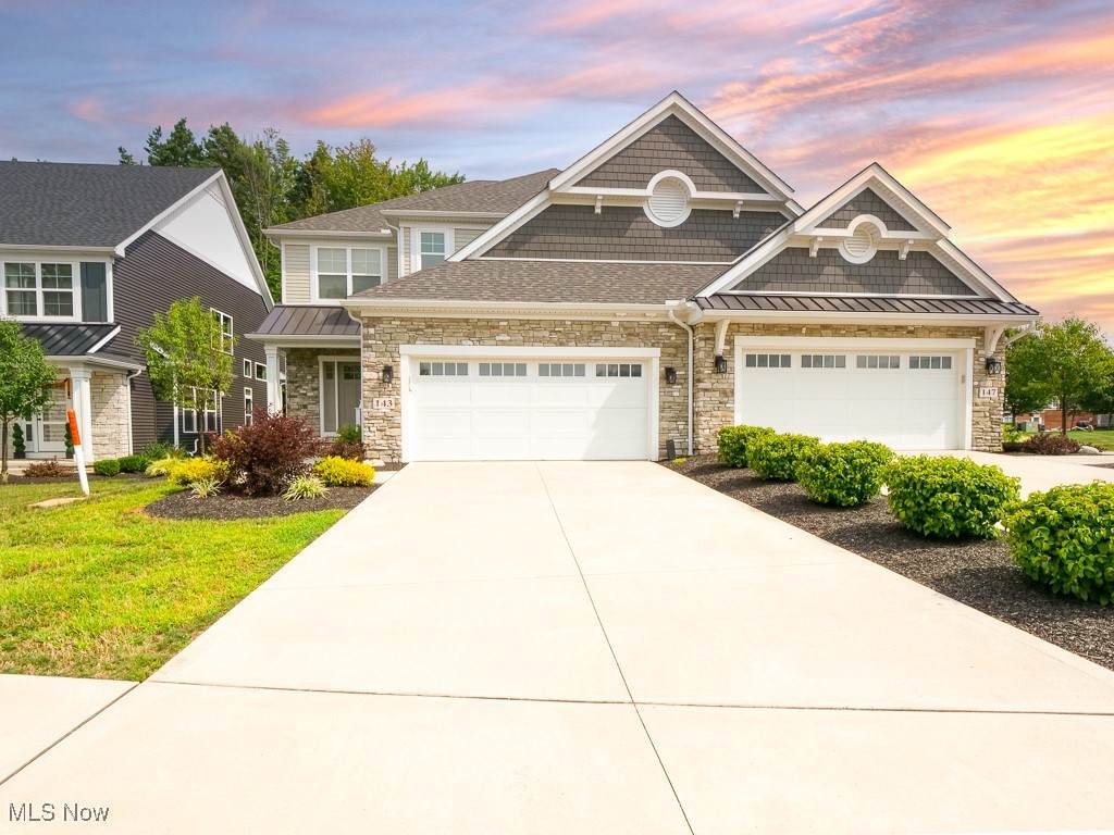 143 Town Centre Drive - Photo 1