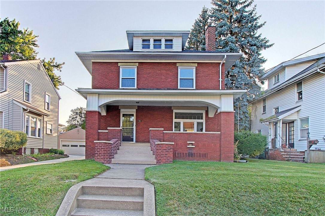 811 Broad Avenue - Photo 1