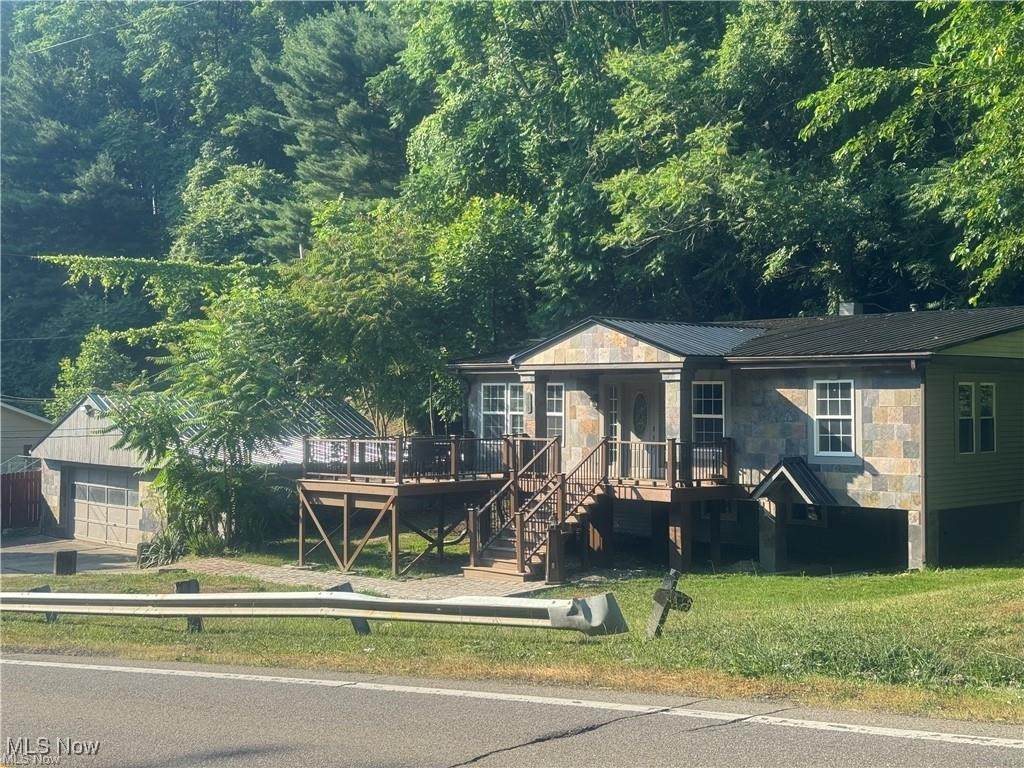 225 Washington Pike - Photo 1
