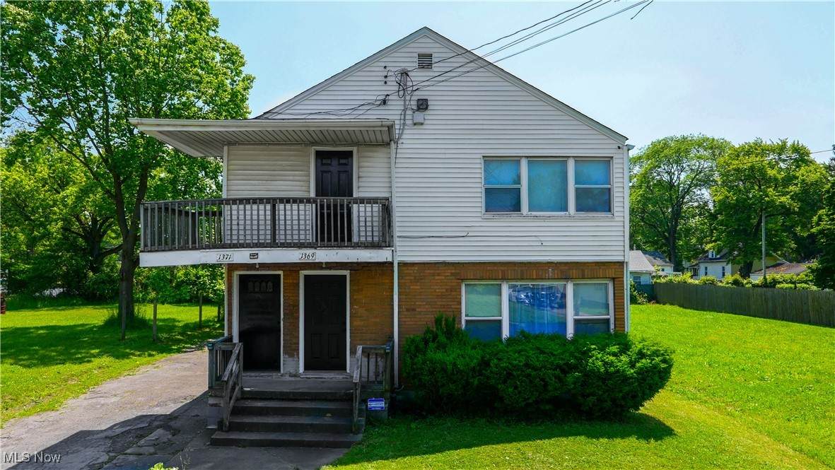 1369 Adelaide Avenue - Photo 1