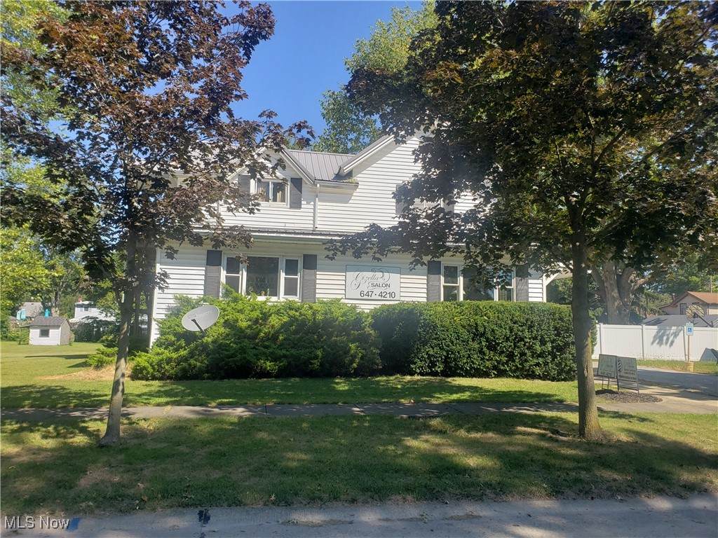 112 Vine Street - Photo 1