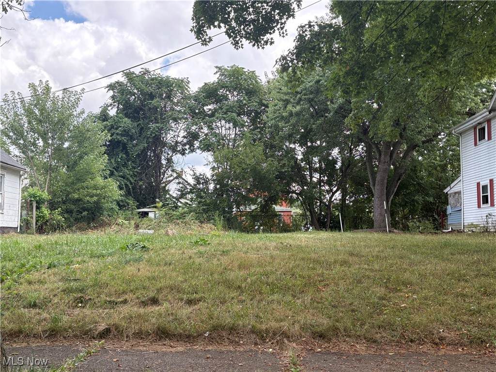 849 Yale Street - Photo 1