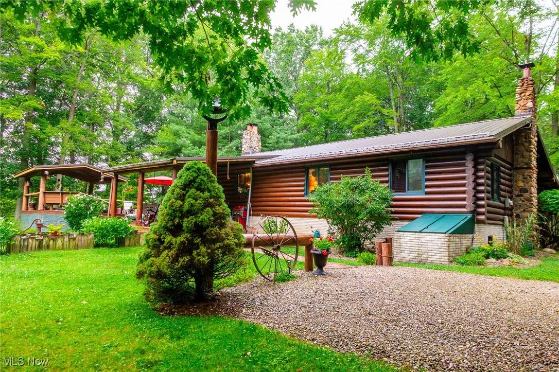 327 Township Road 350 - Photo 1