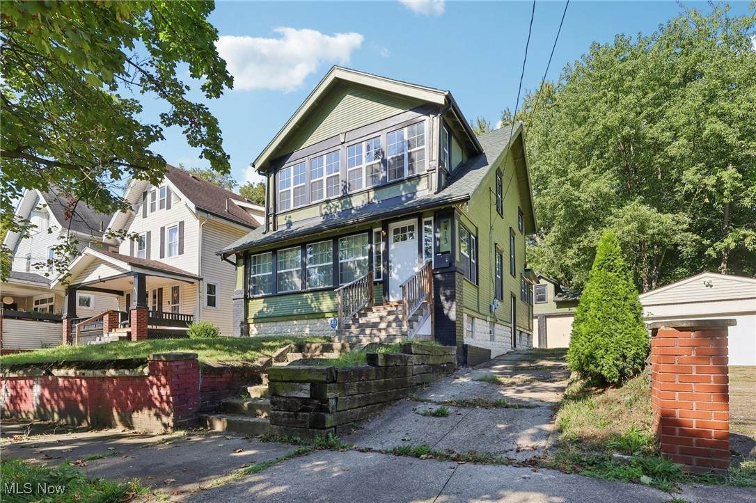 413 Crestwood Avenue - Photo 1