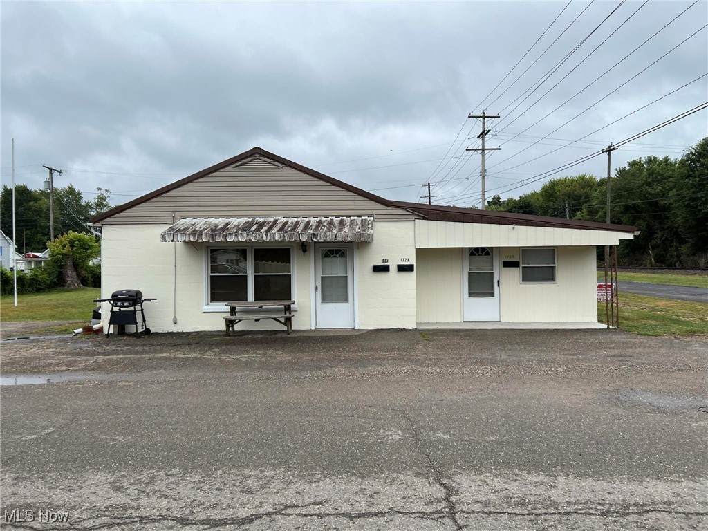 132 10th Street - Photo 1