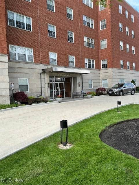 18975 Van Aken Boulevard - Photo 1