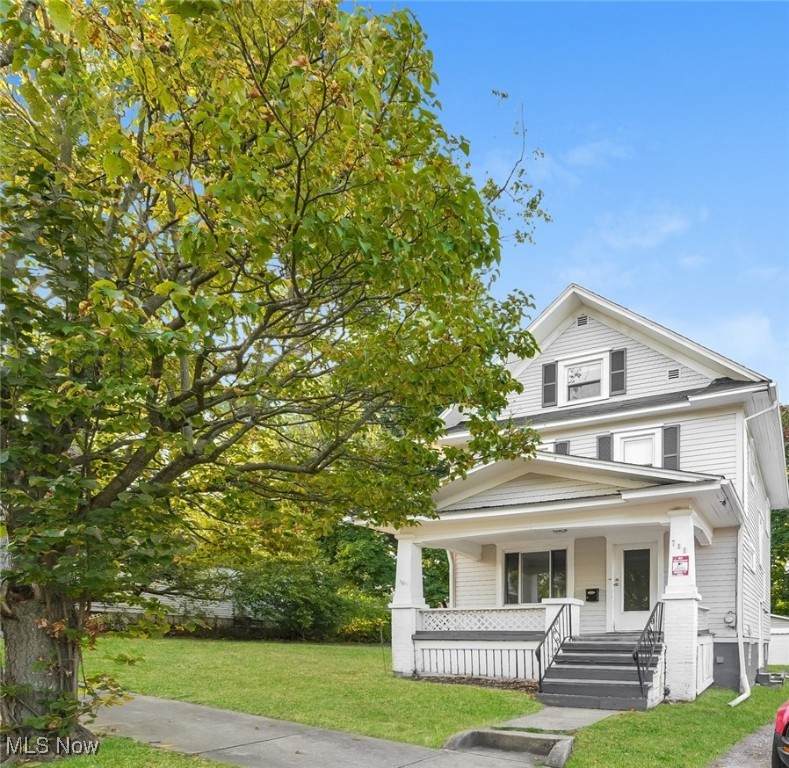 788 Saxon Avenue - Photo 1