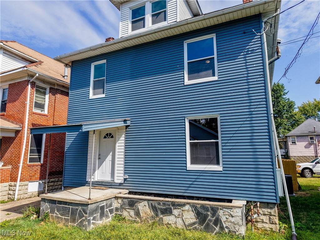 1425 23rd Street - Photo 1