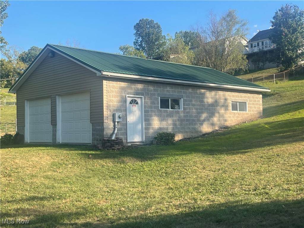 1612 14th Ave - Photo 1