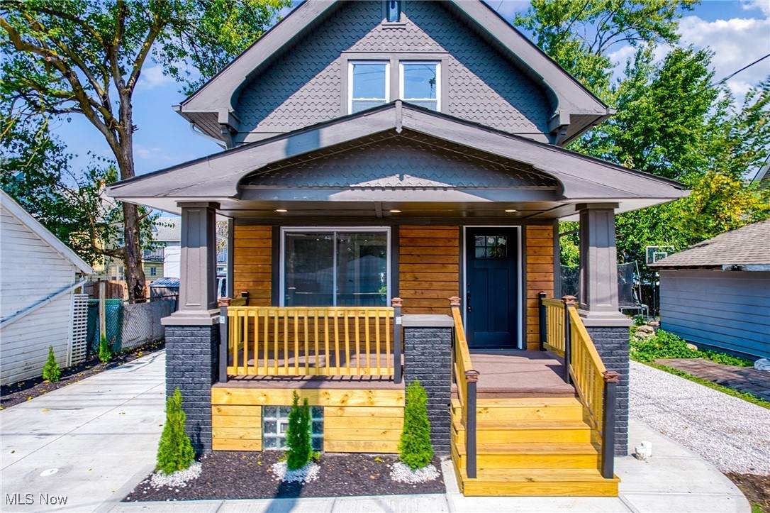9414 Almira Avenue - Photo 1