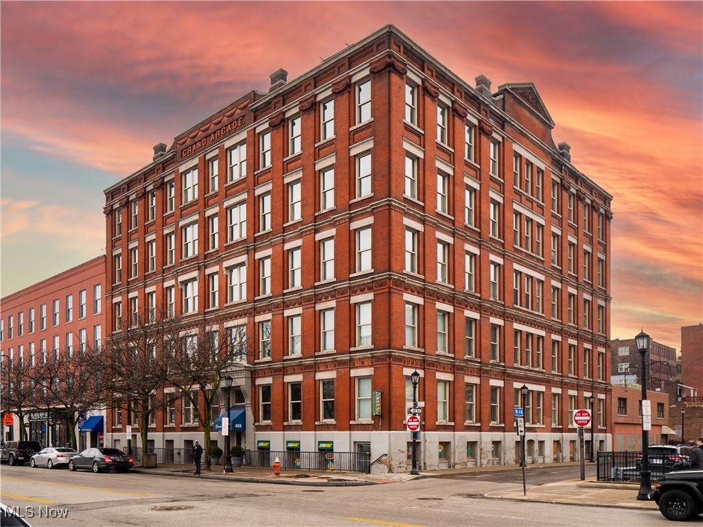 408 Saint Clair Avenue - Photo 1