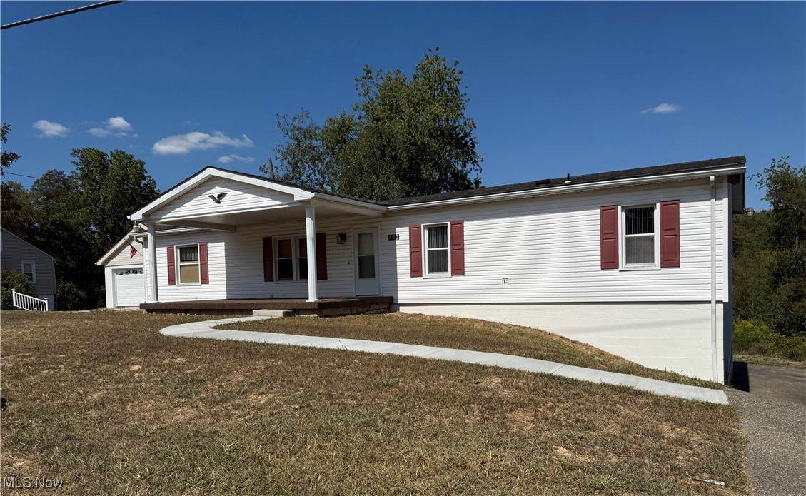 440 Woodvue Lane - Photo 1