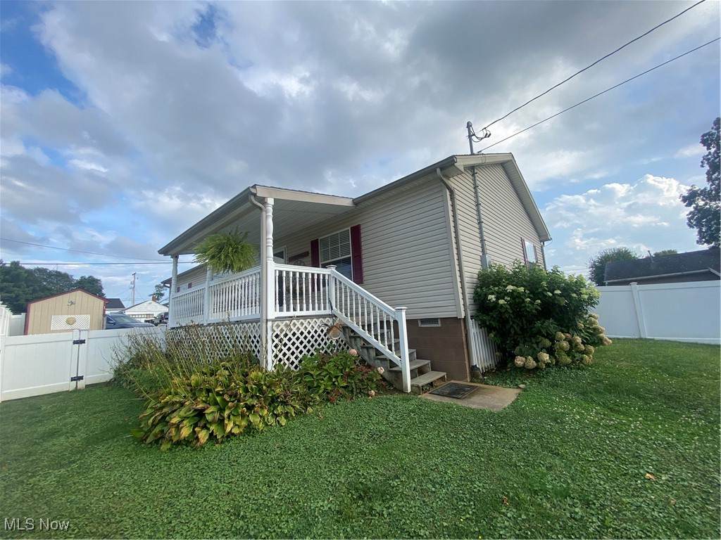 806 Barclay Street - Photo 1