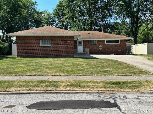 8375 Royal Ridge Drive - Photo 1