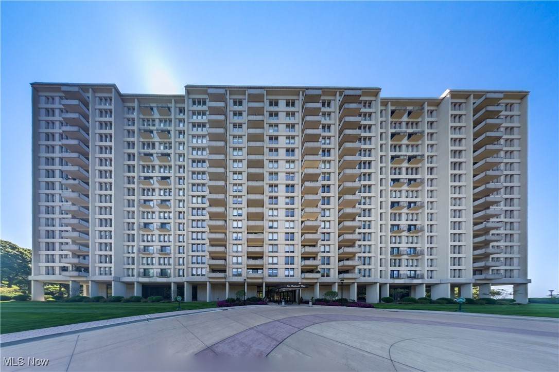 1 Bratenahl Place - Photo 1