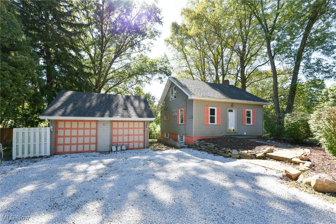 1020 Robinson Avenue - Photo 1