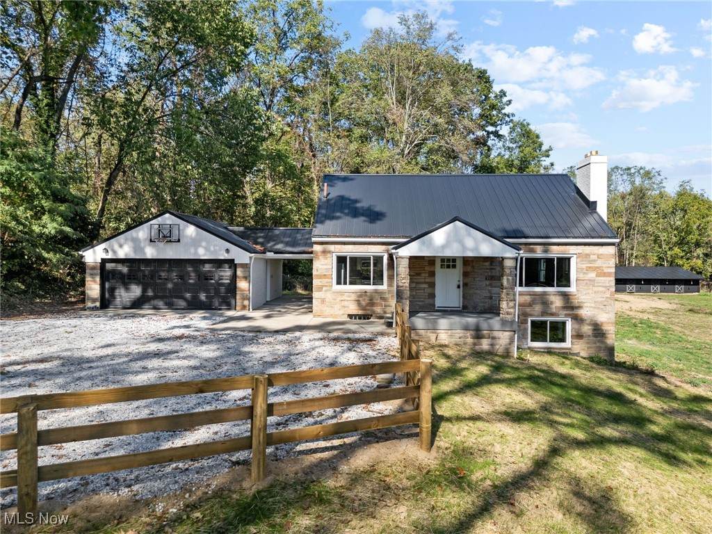 1043 Krumroy Road - Photo 1