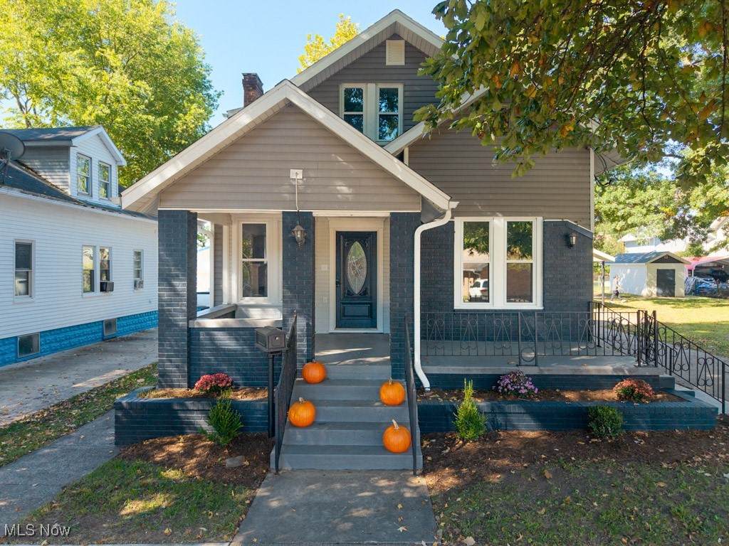 303-1/2 Ingleside Avenue - Photo 1