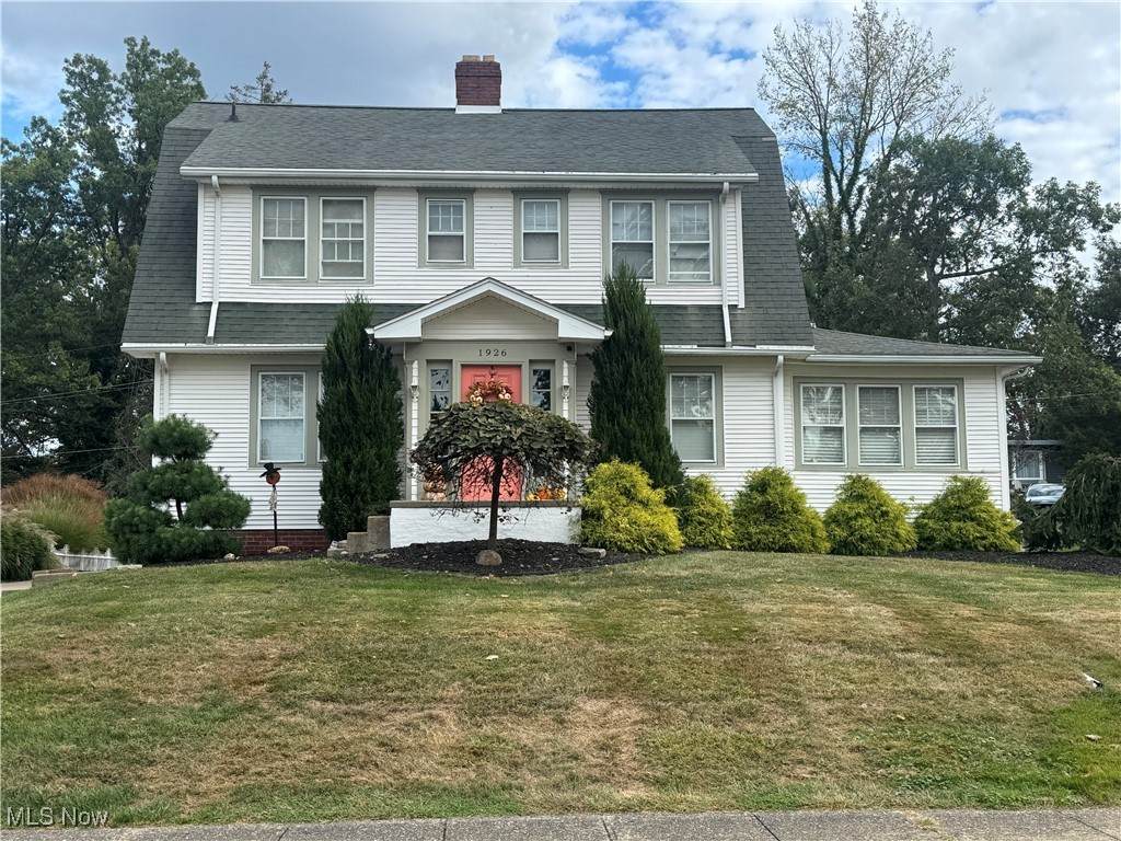 1926 Norwood Boulevard - Photo 1