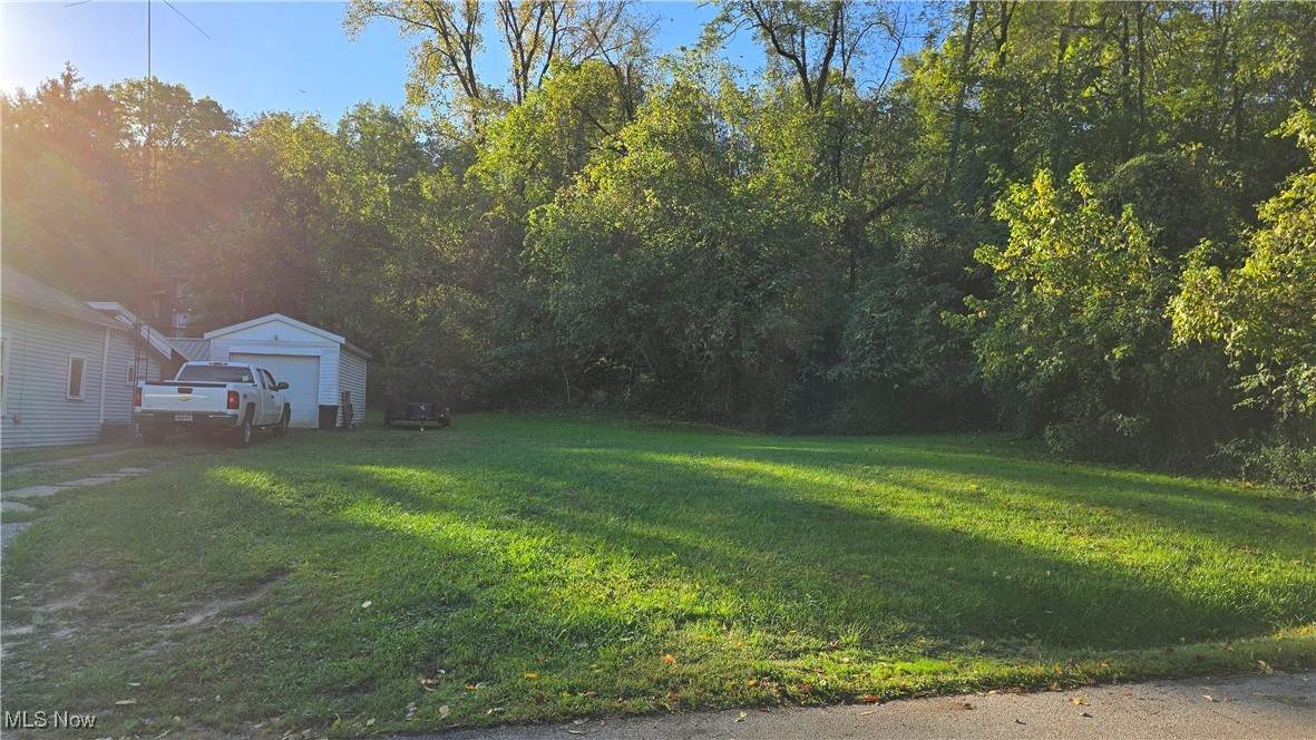 807 Locust Street - Photo 1