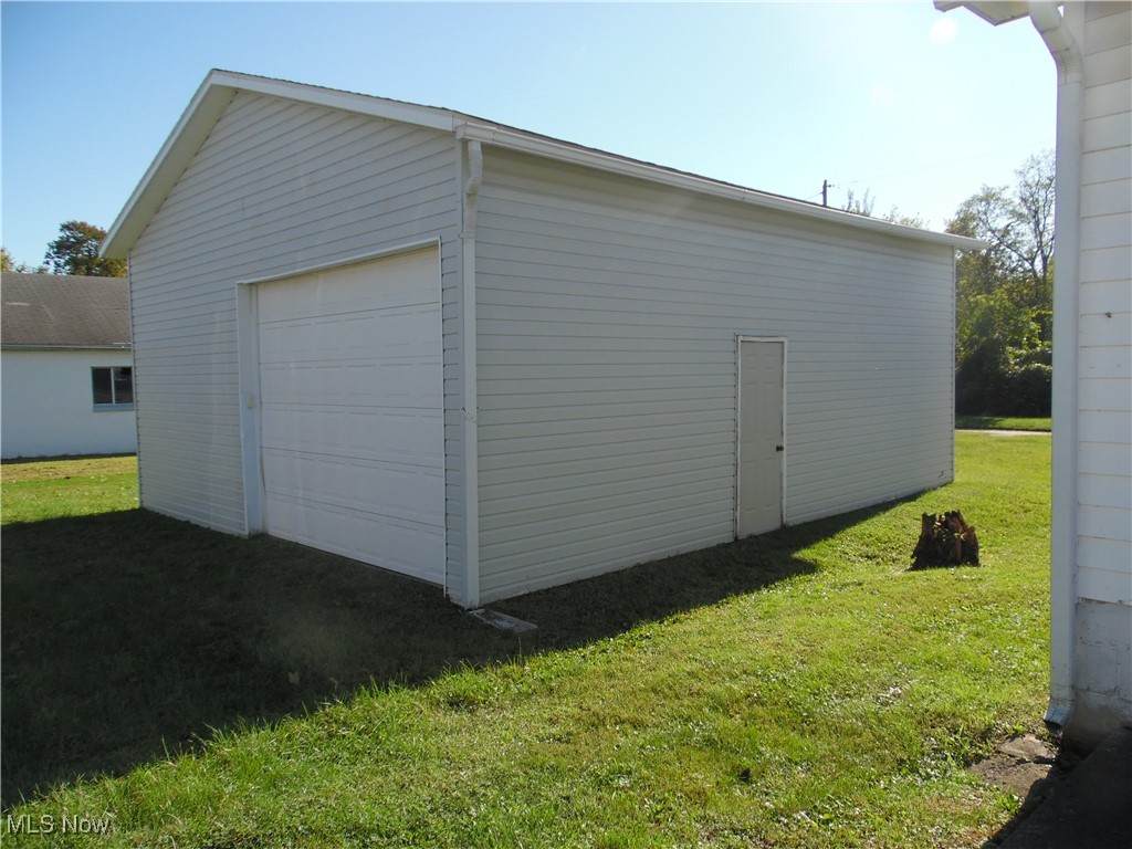 609 Lambert Street - Photo 1