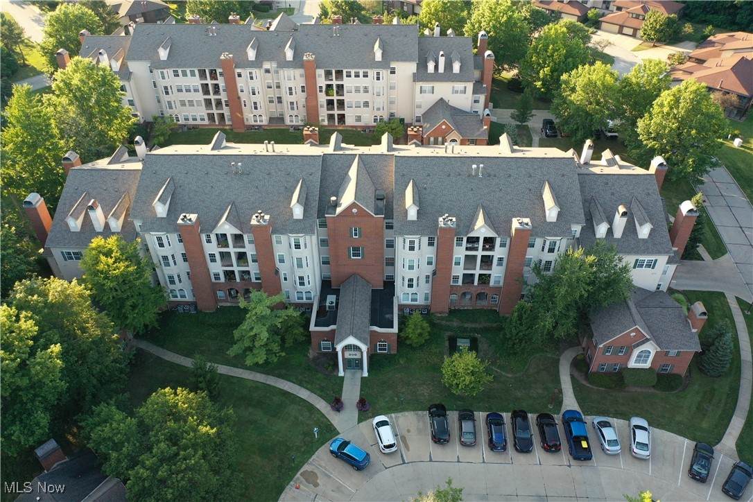 200 Fox Hollow Drive - Photo 1