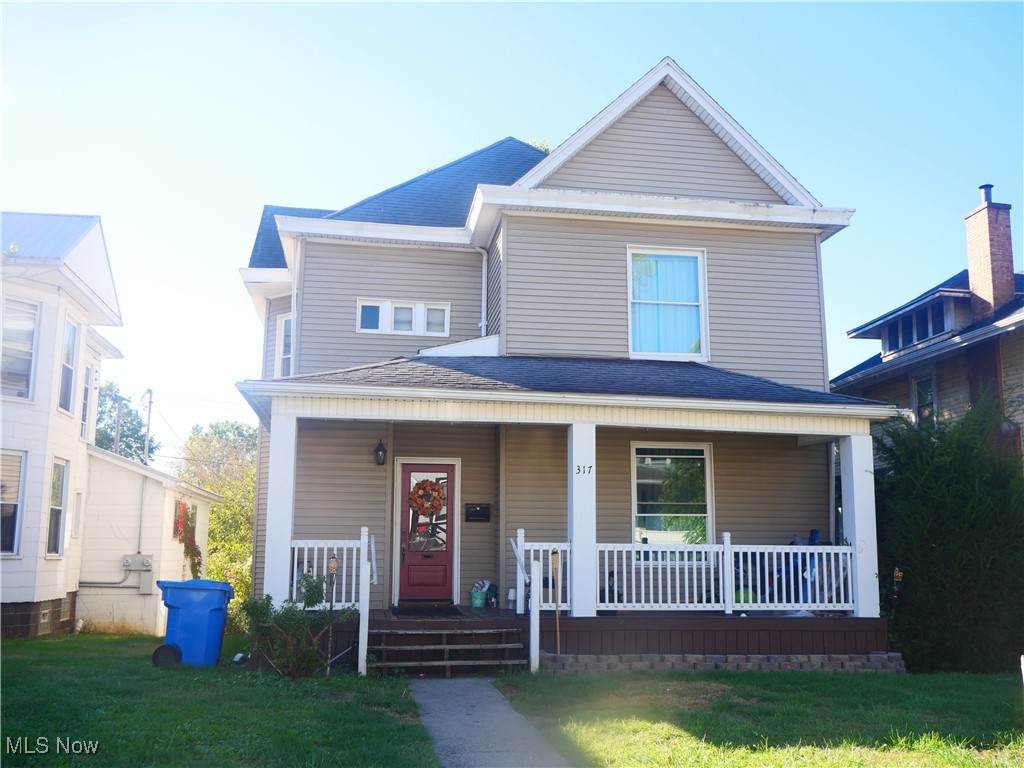 317 10th Street - Photo 1