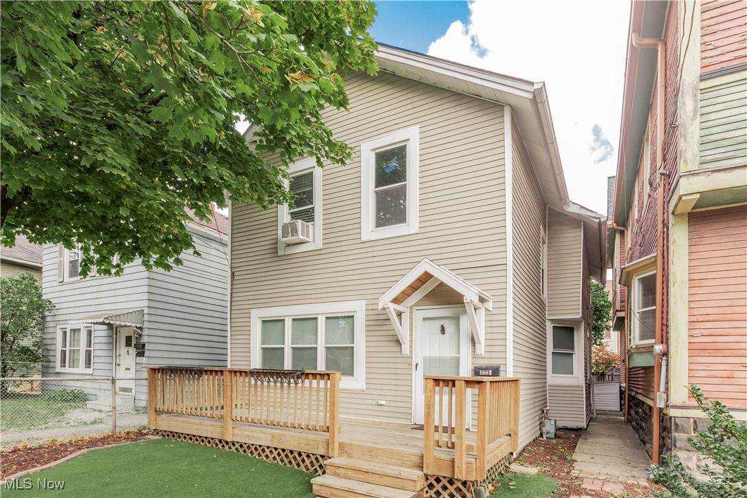 1004 Fairfield Avenue - Photo 1