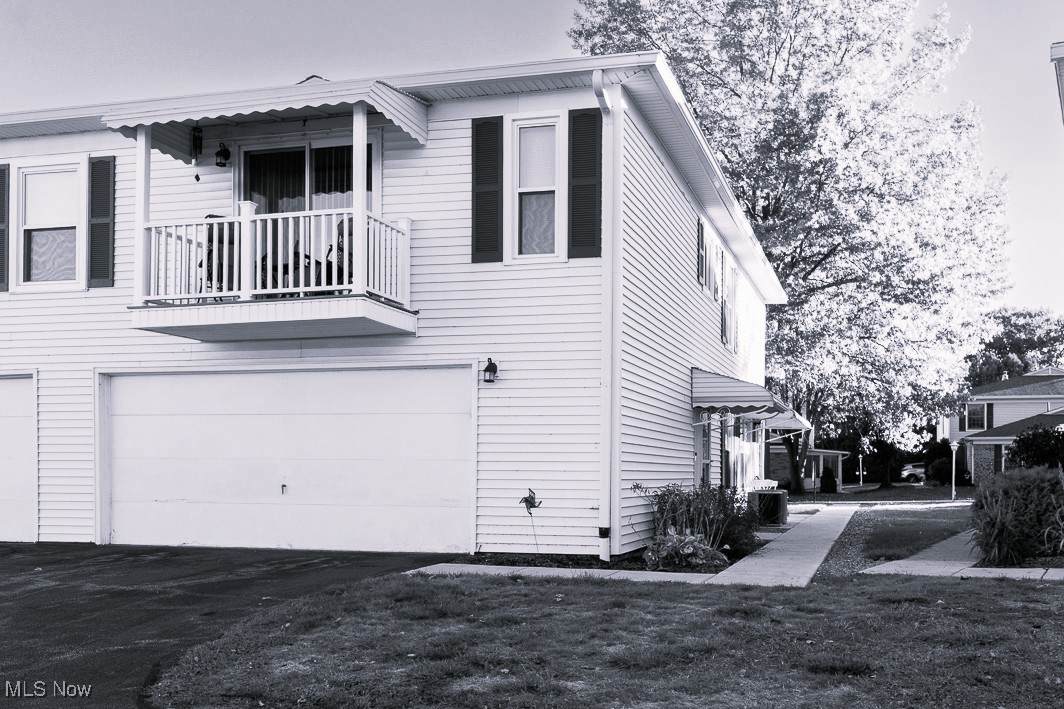 1286 Pembrooke Drive - Photo 1