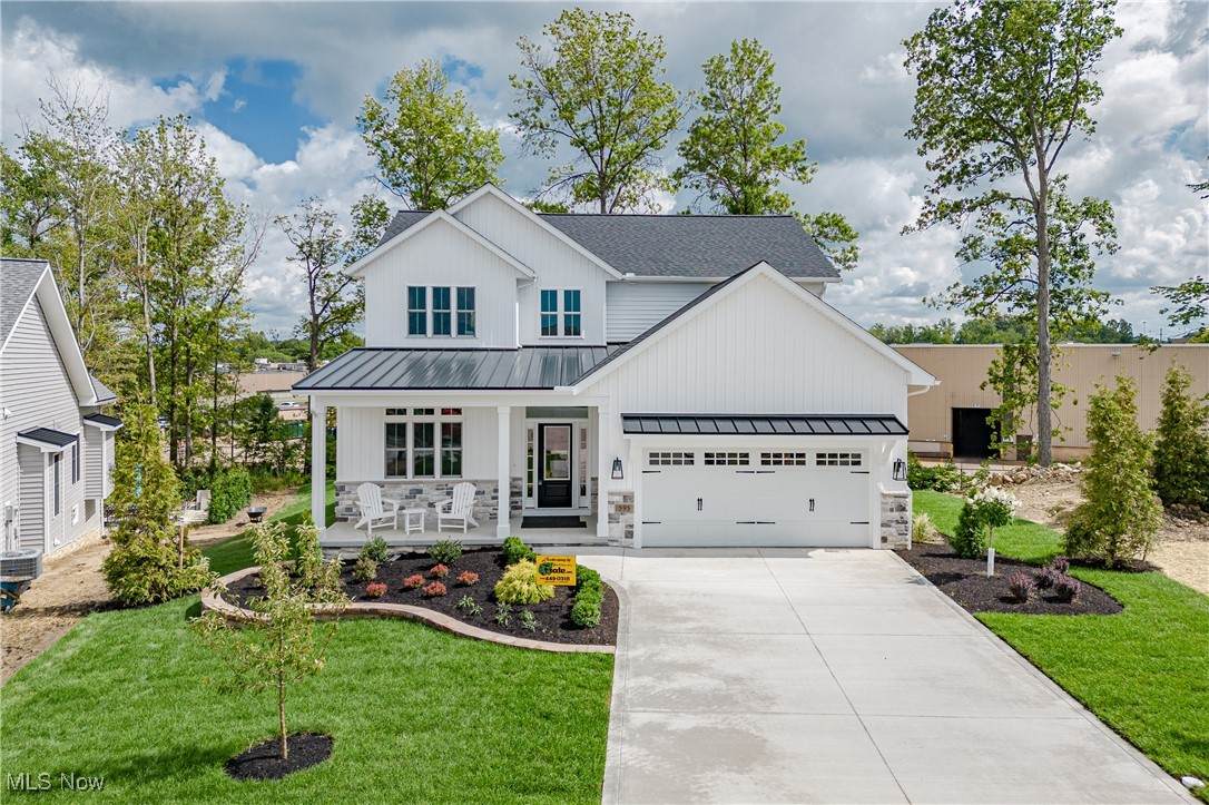 562 Magnolia Court - Photo 1