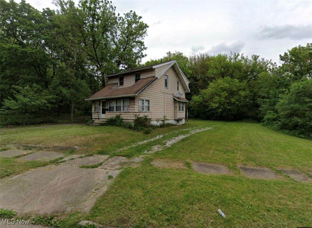 957 Bank Street - Photo 1