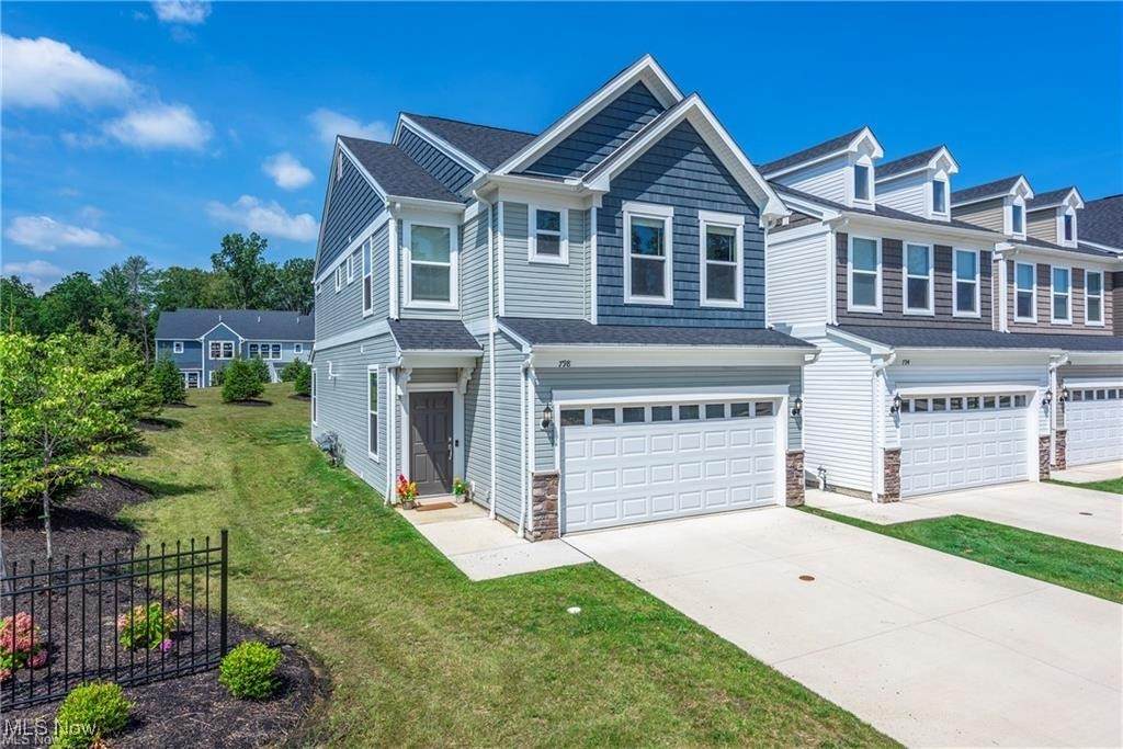 798 Greenway Drive - Photo 1