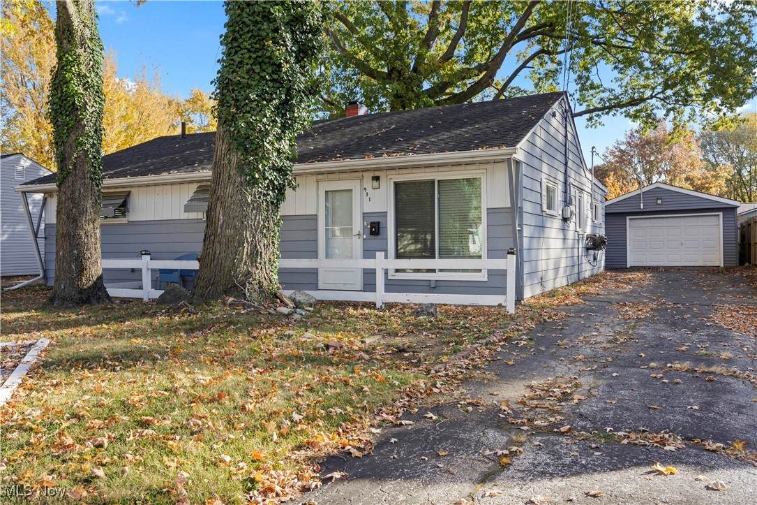 931 East Drive - Photo 1