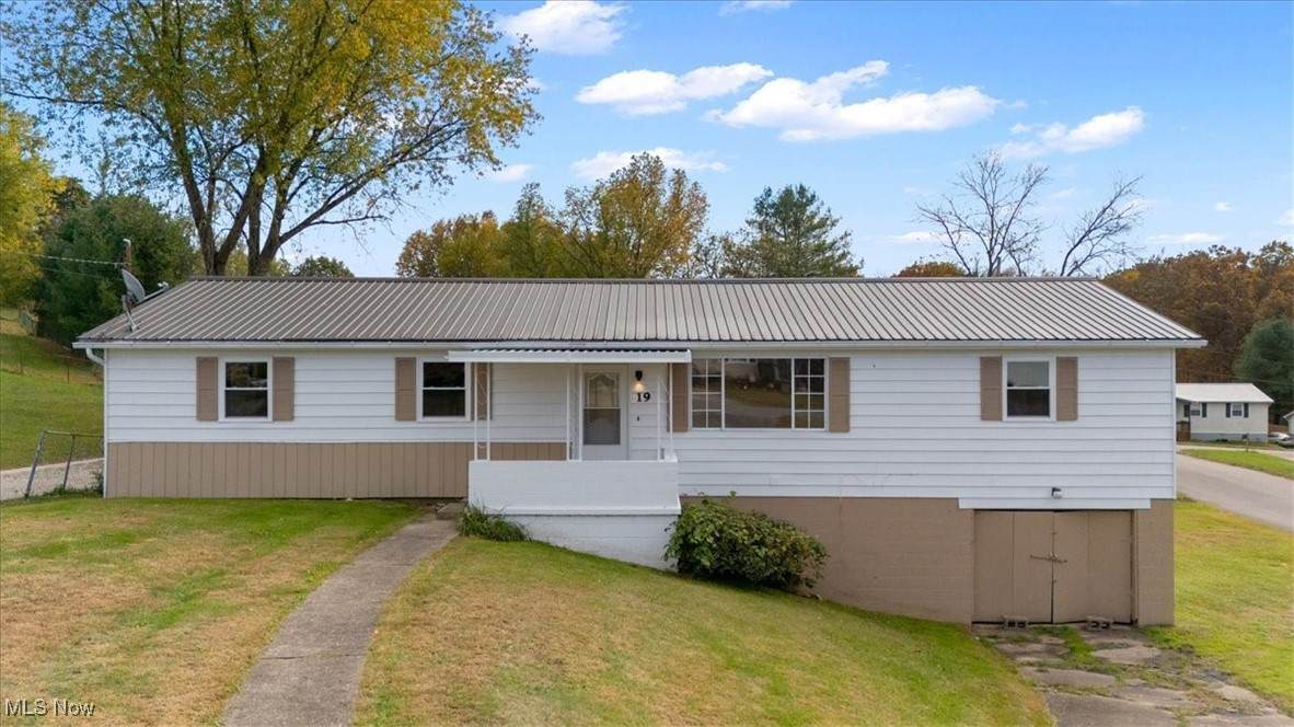 19 Suzanne Street - Photo 1