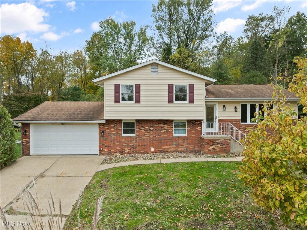 120 Windermere Drive - Photo 1