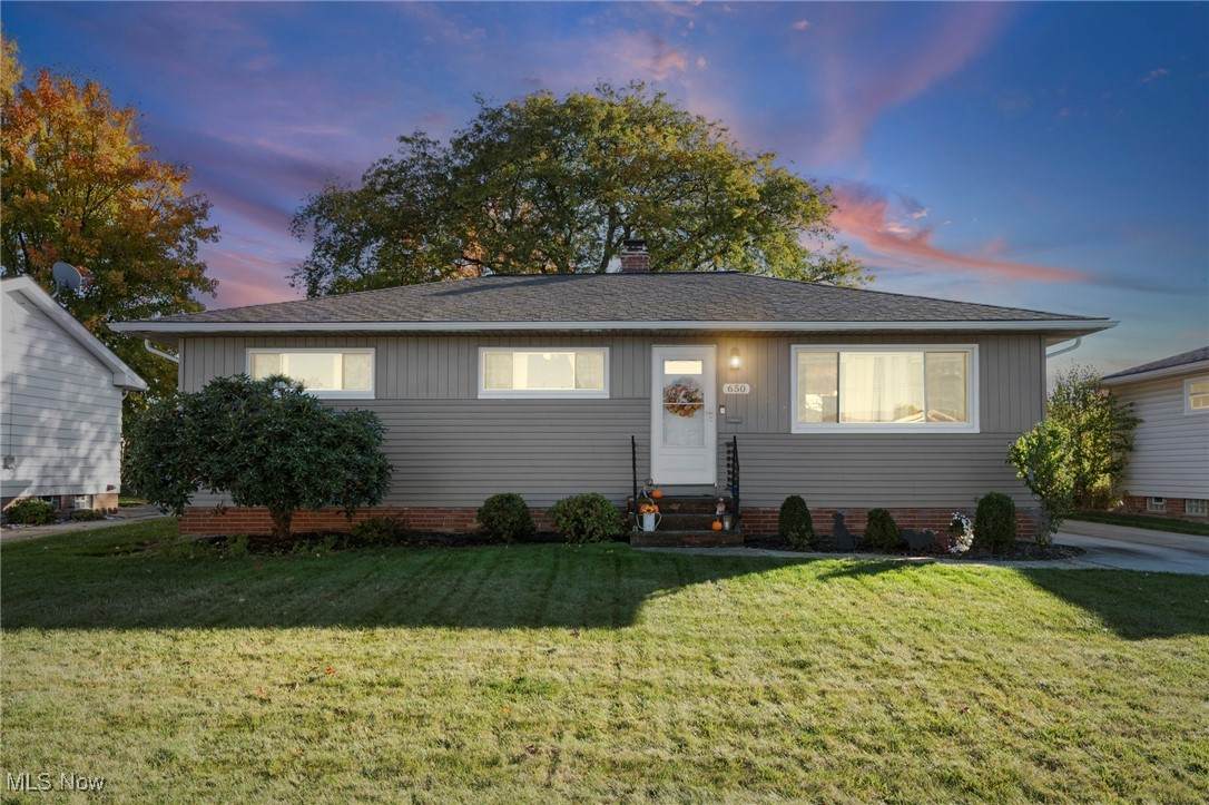 650 Dartmoor Avenue - Photo 1