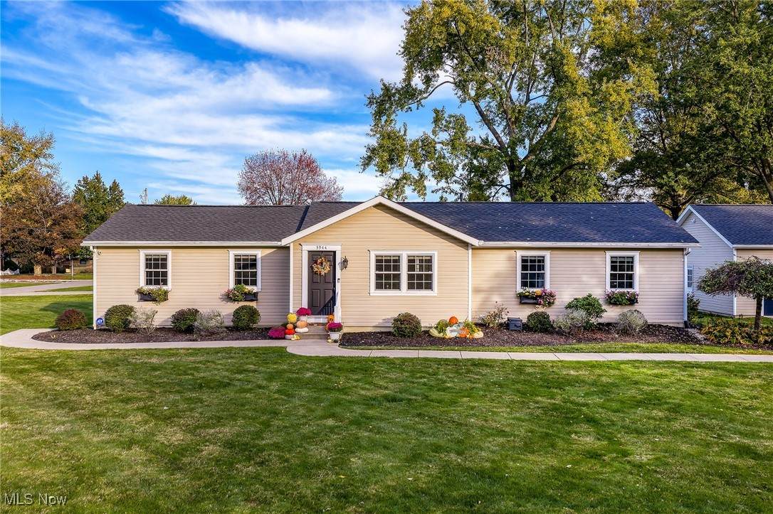 3944 Columbia Avenue - Photo 1