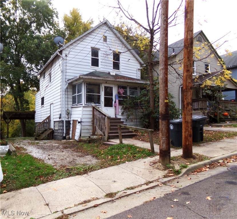 592 Sharon Street - Photo 1