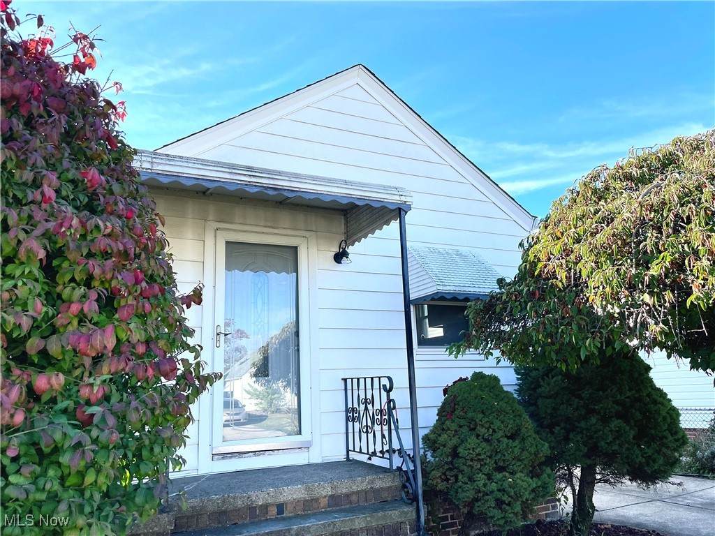 6215 Forest Avenue - Photo 1