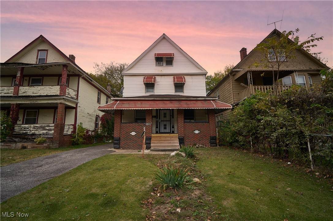 1198 Rozelle Avenue - Photo 1