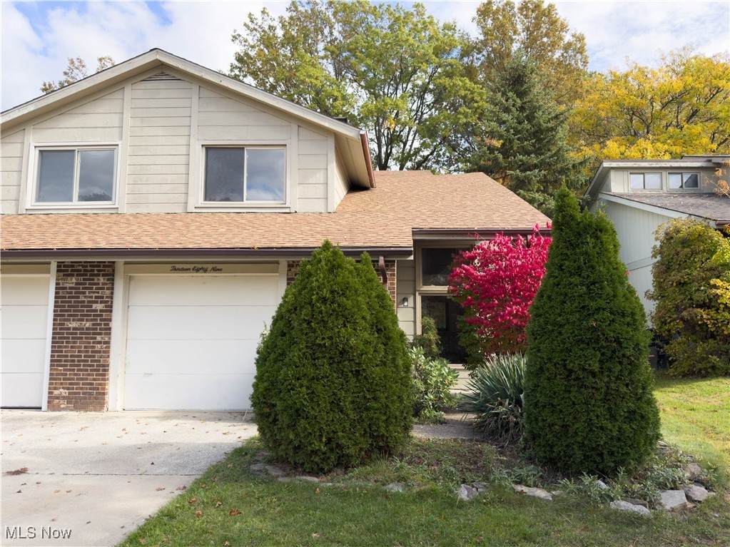 1389 Belvoir Mews - Photo 1