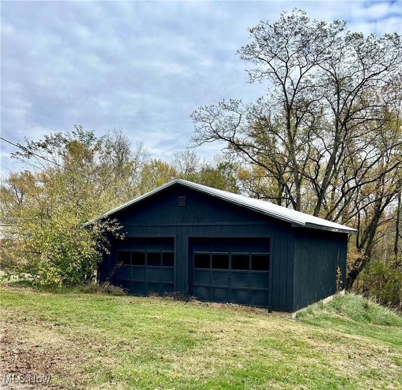 62936 Bennett Avenue - Photo 1