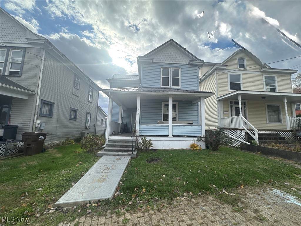 612 15th Street - Photo 1